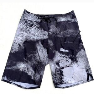 Lululemon Men's Swim Trunks Size 34 Black Grey Marbled Shorts Active Running